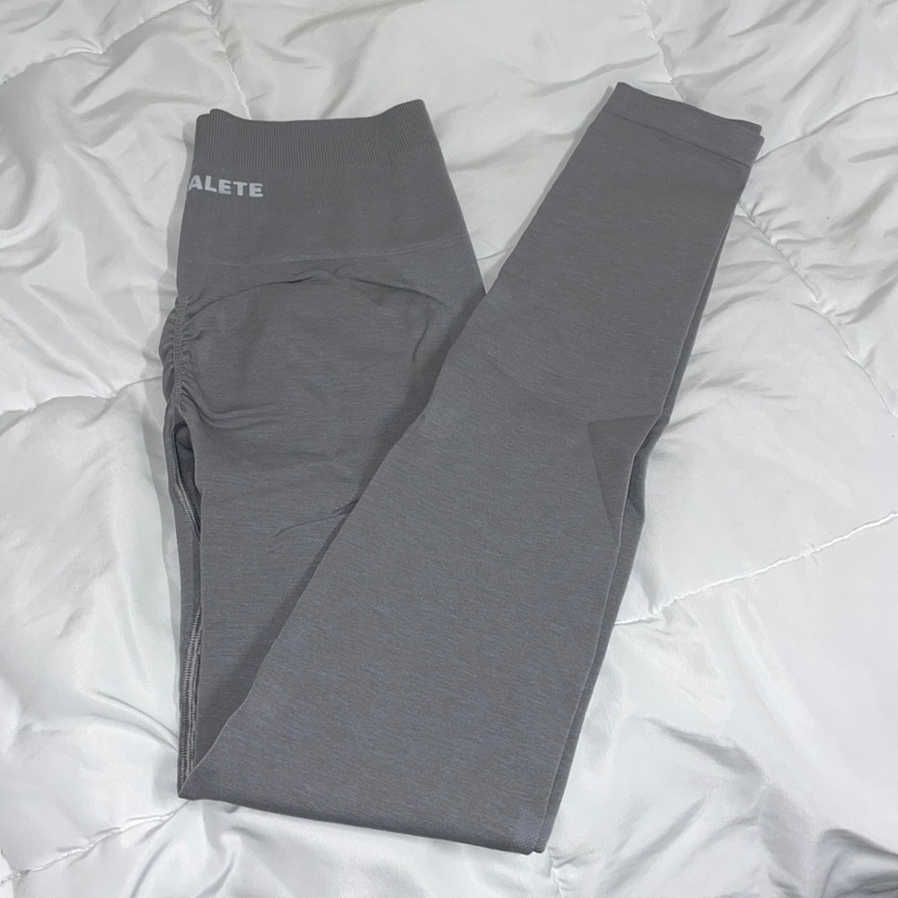 Medium grey alphalete amplify leggings